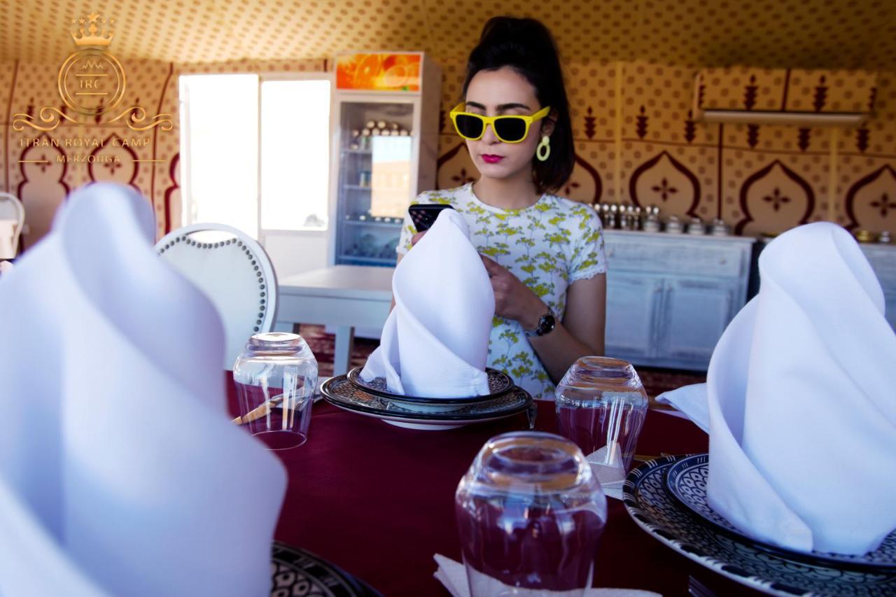 Itran Royal Camp Hotel Merzouga Bagian luar foto